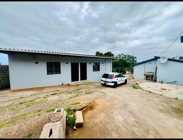 9 BEDROOM HOUSE FOR SALE IN KWAMASHU